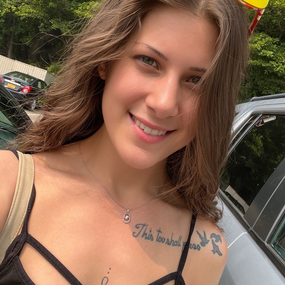 Meet your Posher, Hayley